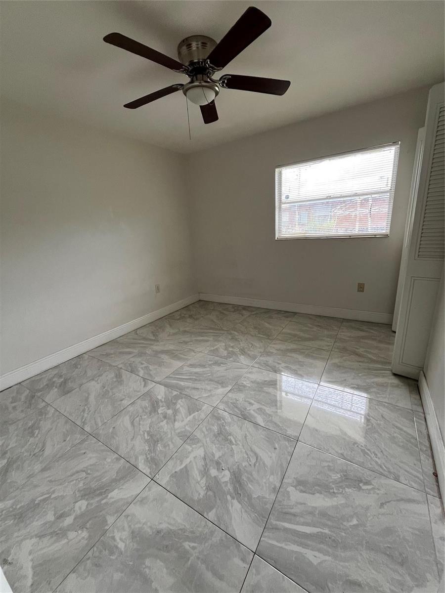  / 0 1600 sq. ft. $ 2025-11-29 0 foto