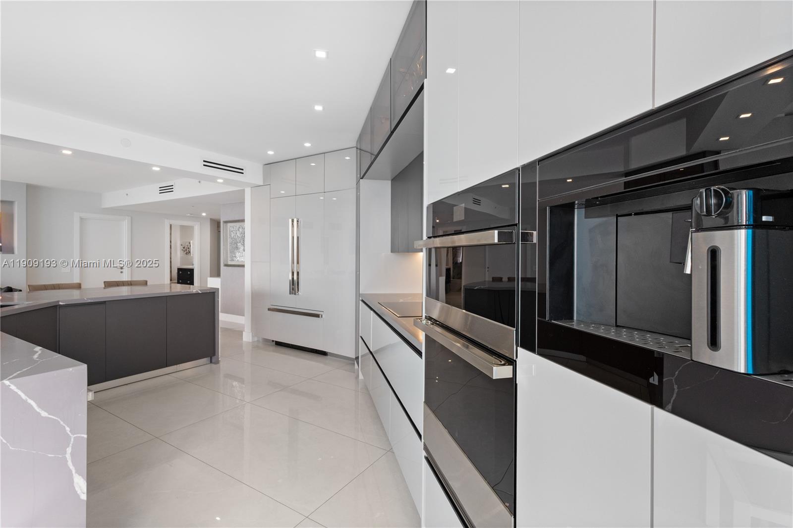 Photo of 3801 207th St  #2002, Aventura, Florida, 33180 - 