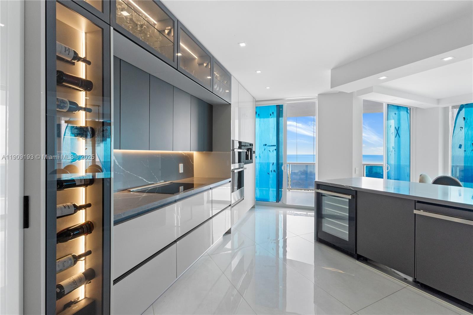 Photo of 3801 207th St  #2002, Aventura, Florida, 33180 - 