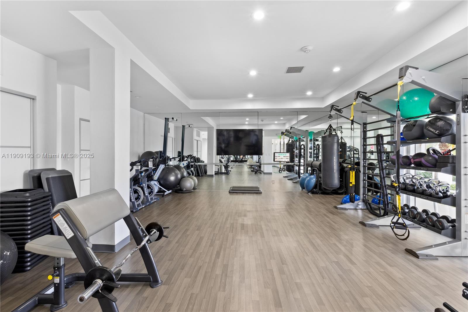 Photo of 3801 207th St  #2002, Aventura, Florida, 33180 - 