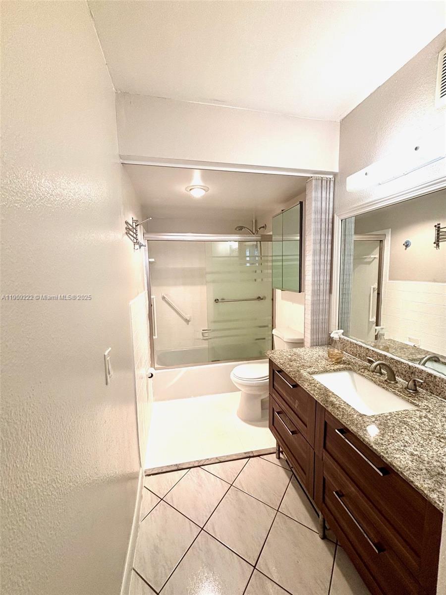 Photo of 1817 Ocean Dr  #622, Hallandale Beach, Florida, 33009 - 