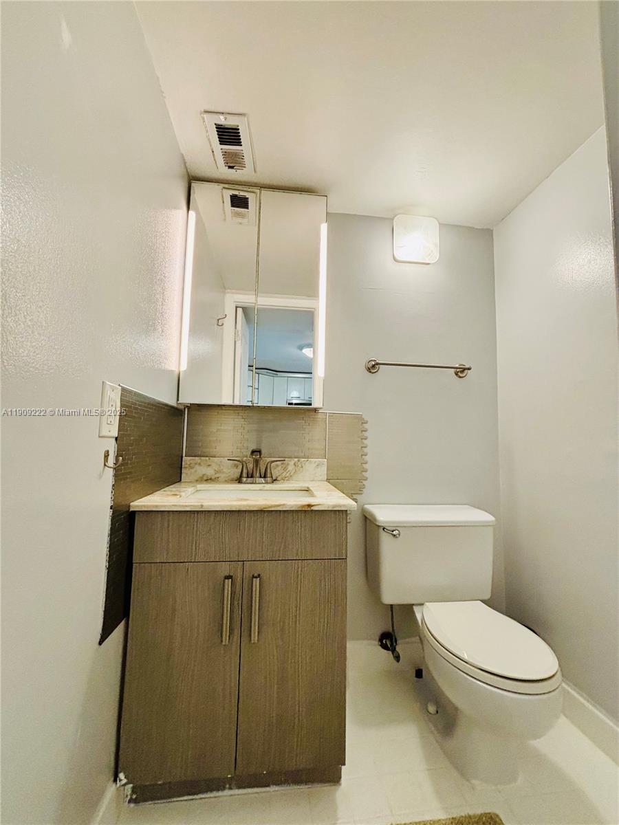 Photo of 1817 Ocean Dr  #622, Hallandale Beach, Florida, 33009 - 