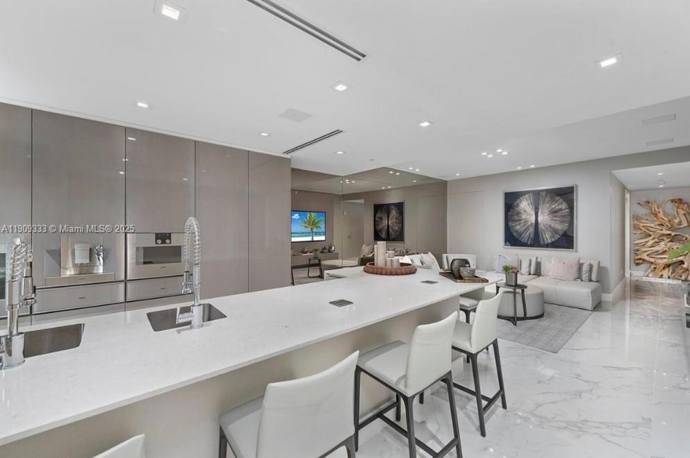 304 3 / 5 3232 sq. ft. $ 2025-11-06 0 Photo