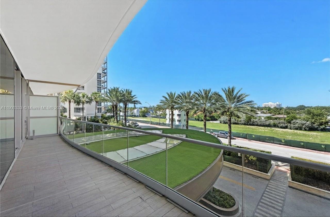 304 3 / 5 3232 sq. ft. $ 2025-11-06 0 Photo