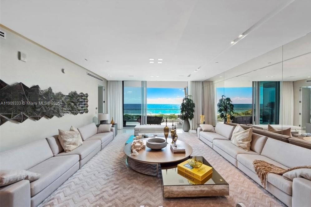 304 3 / 5 3232 sq. ft. $ 2025-11-06 0 Photo