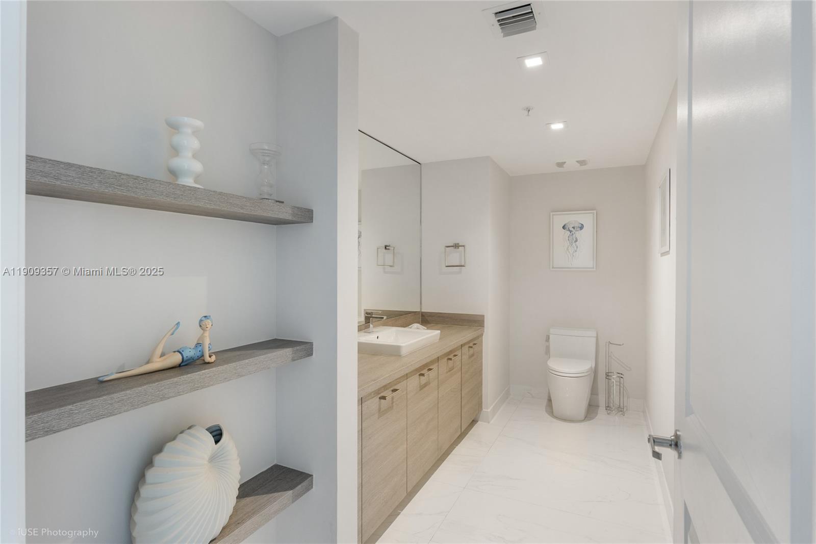 Photo of 400 Sunny Isles Blvd  #704, Sunny Isles Beach, Florida, 33160 - 