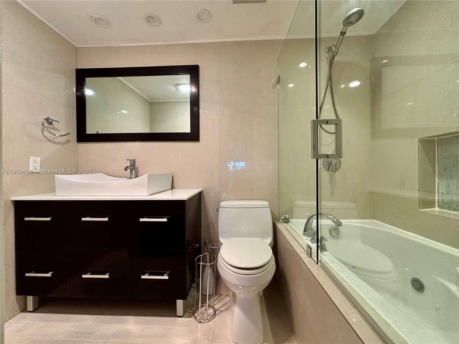 617B 2 / 2 1132 sq. ft. $ 2025-11-06 0 Photo