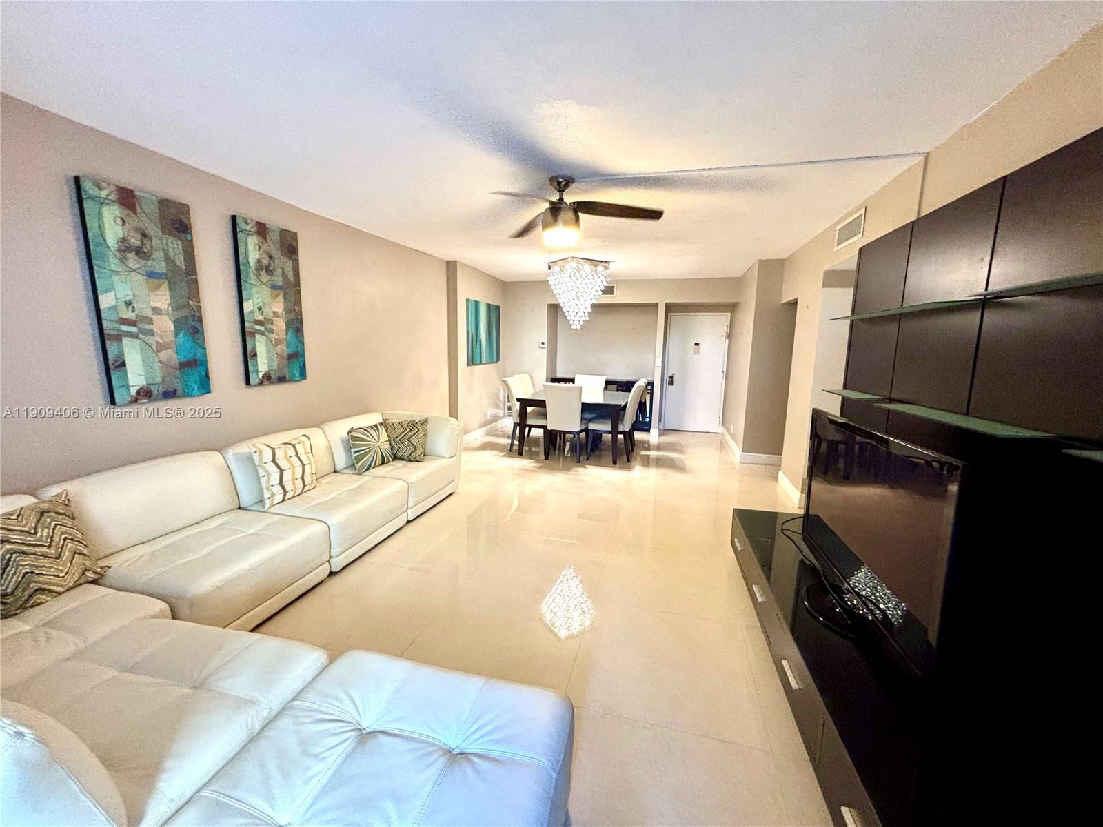 617B 2 / 2 1132 sq. ft. $ 2025-11-06 0 Photo