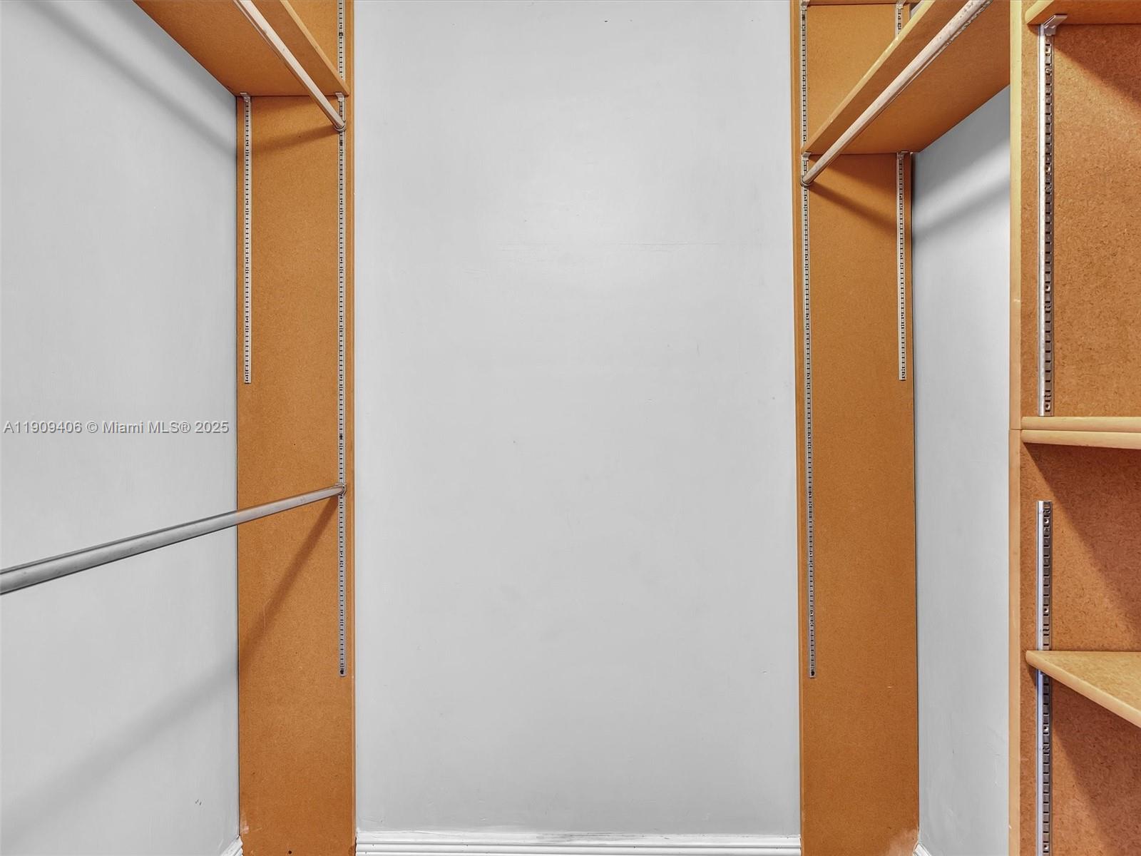 617B 2 / 2 1132 sq. ft. $ 2025-11-28 0 Photo