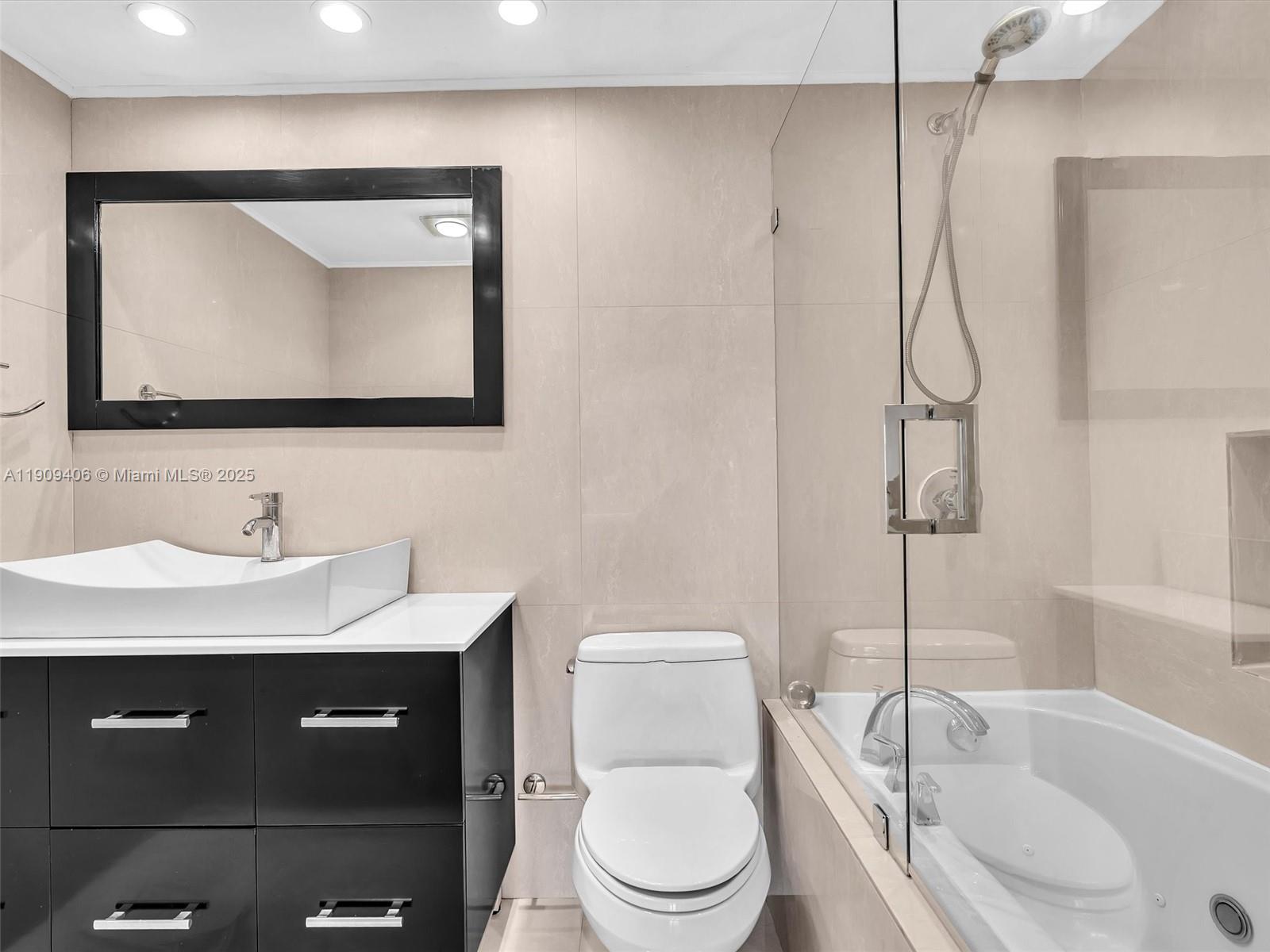 617B 2 / 2 1132 sq. ft. $ 2025-11-28 0 Photo