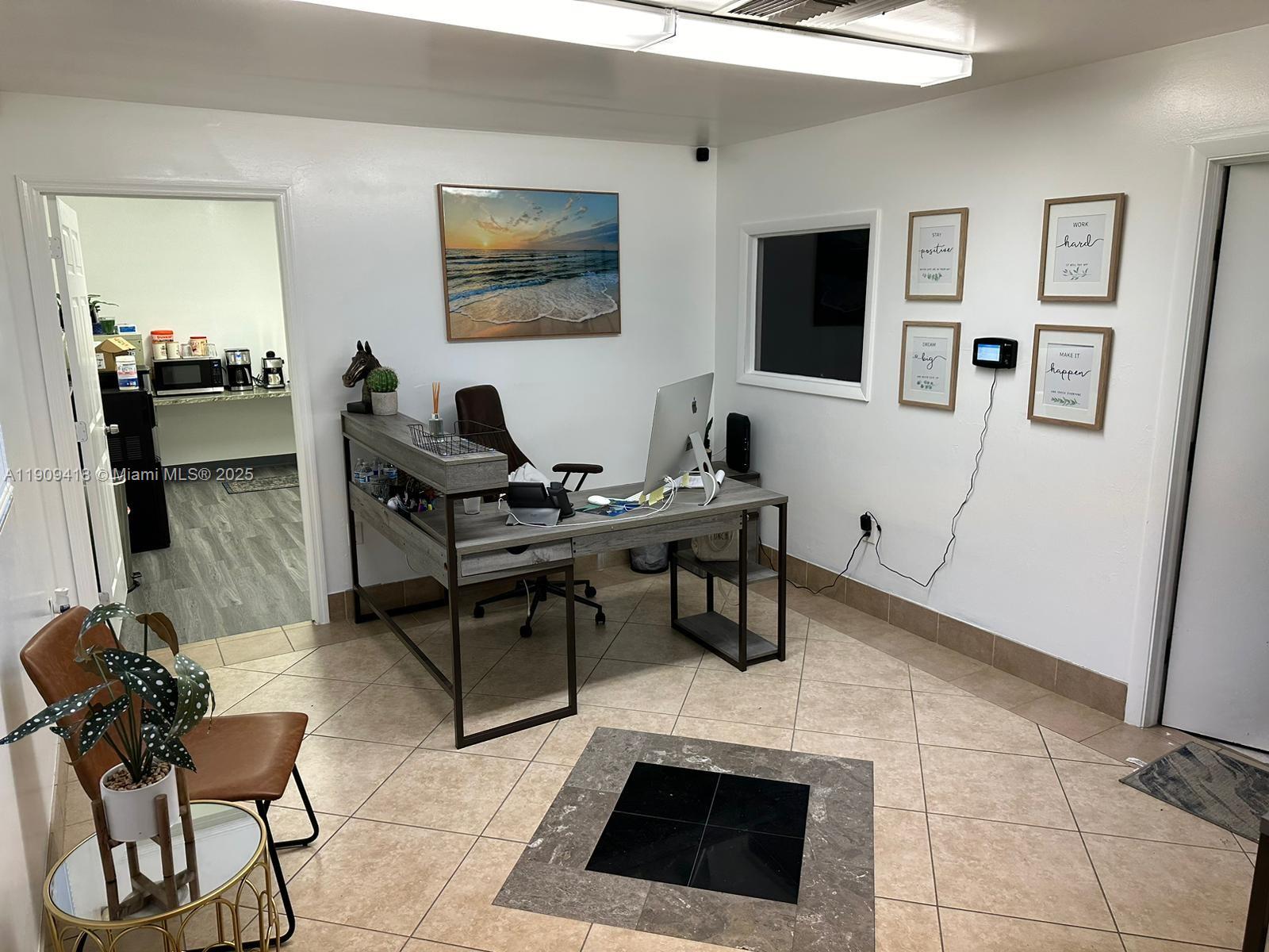 Ver detalles I / sq. ft. $ 2025-11-06 0 foto