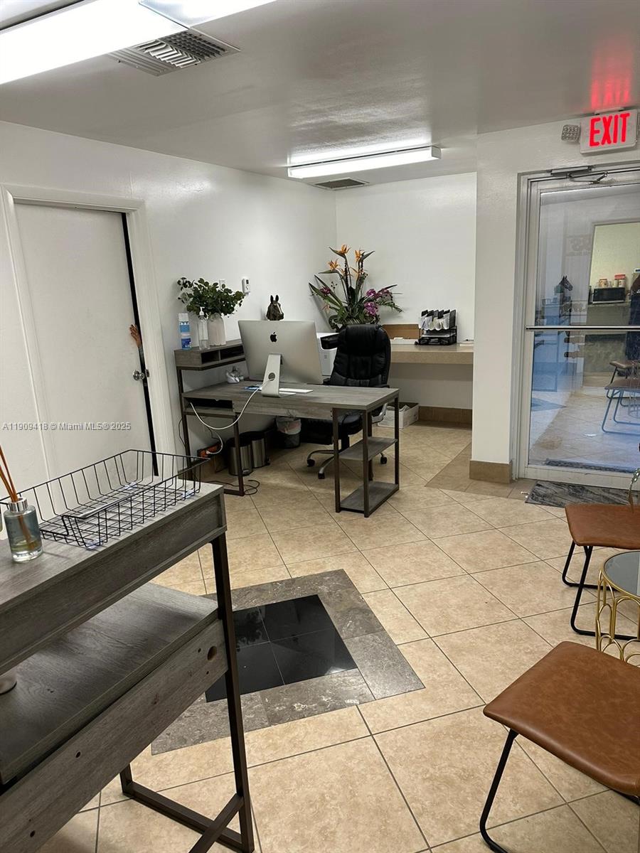 Ver detalles I / sq. ft. $ 2025-11-06 0 foto