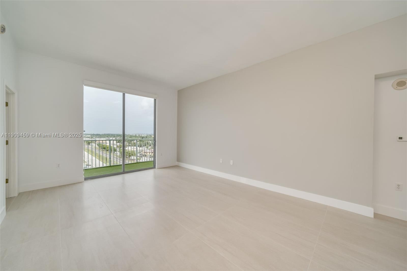 Photo of 140 Dixie Hwy  #1007, Hollywood, Florida, 33020 - 