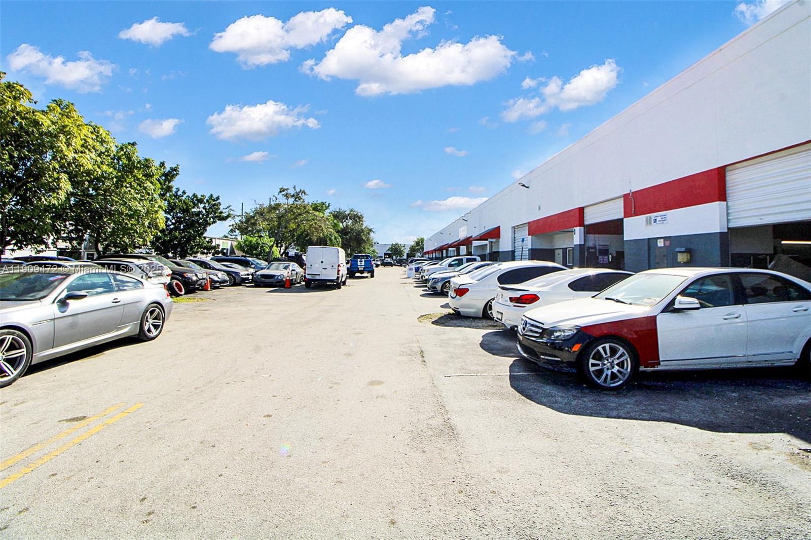 5 and 6  /   кв.футов $ 2025-12-04 0 Фото