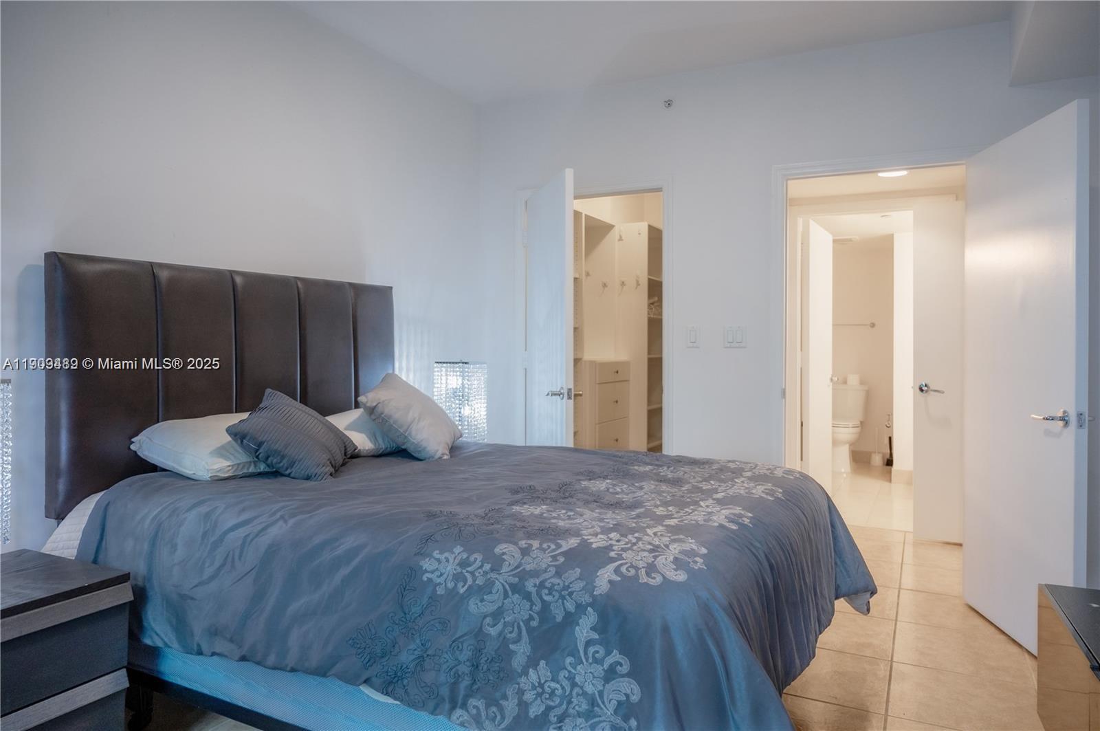 Photo of 19900 Country Club Dr  #318, Aventura, Florida, 33180 - 