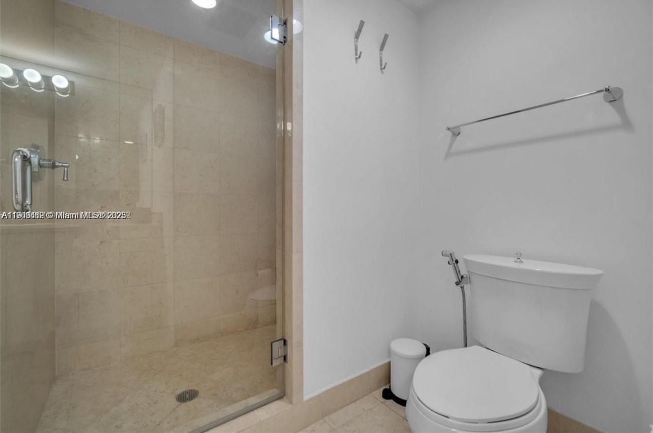 Photo of 19900 Country Club Dr  #318, Aventura, Florida, 33180 - 