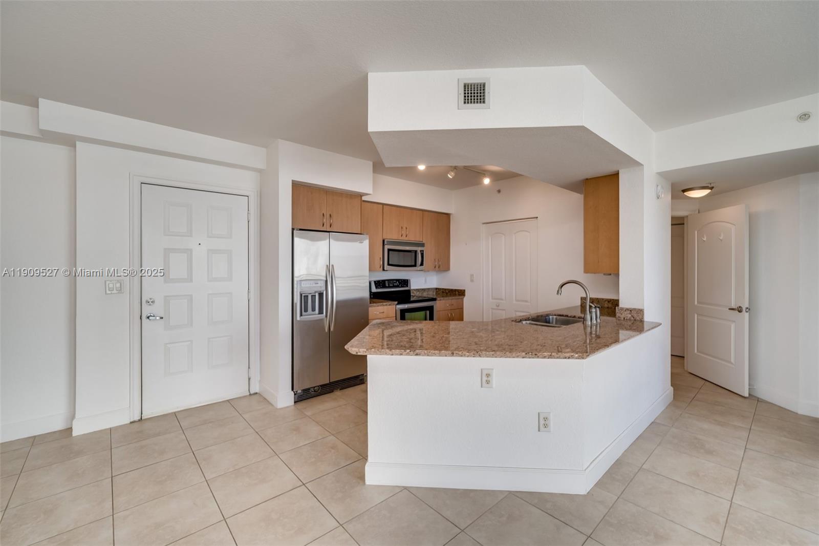 Photo of 1830 Radius Dr  #823, Hollywood, Florida, 33020 - kitchen