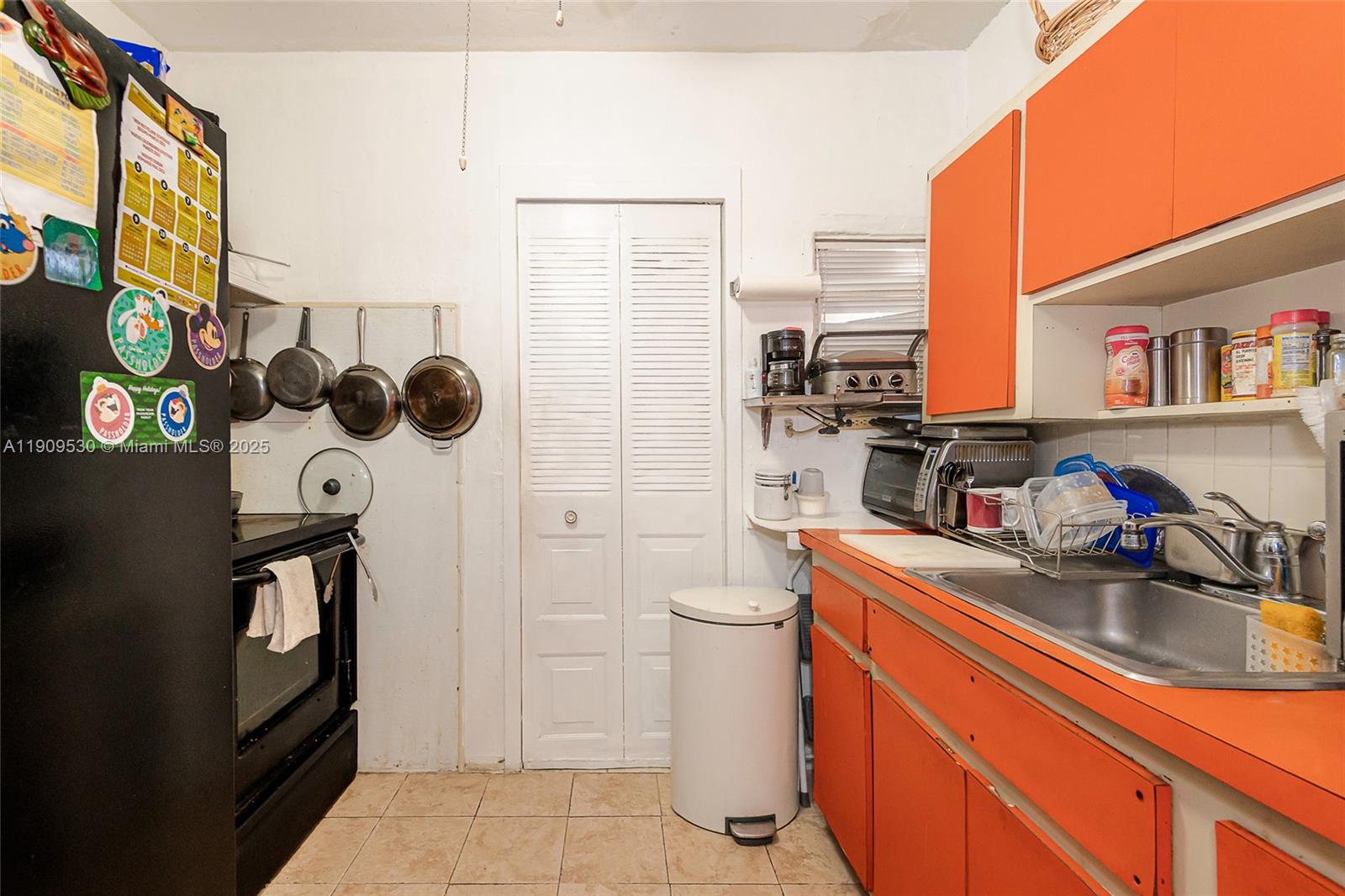 See details / 2206 sq. ft. $ 2025-11-06 0 Photo