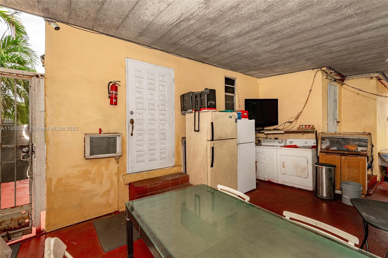 See details / 2206 sq. ft. $ 2025-11-06 0 Photo