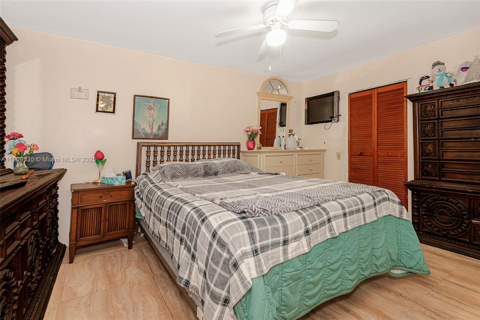 See details / 2206 sq. ft. $ 2025-11-06 0 Photo