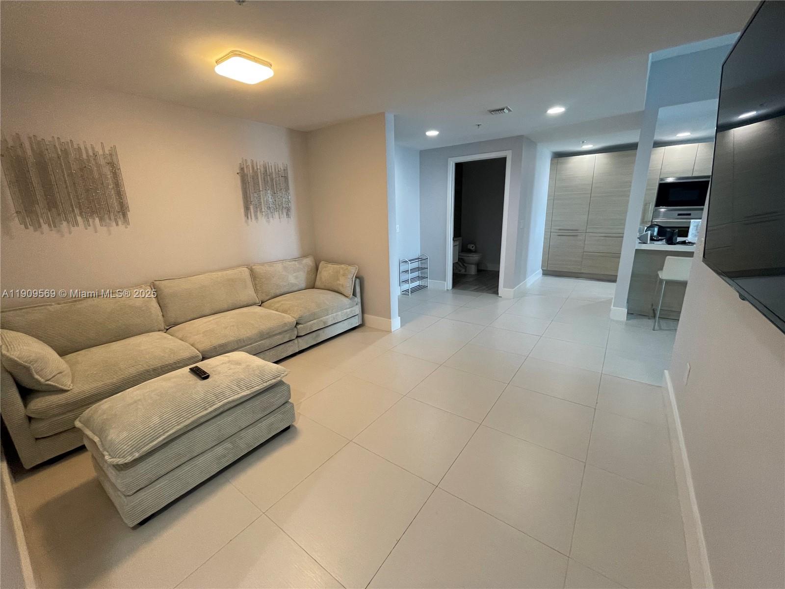 Photo of 17301 Biscayne Blvd  #1506, North Miami Beach, Florida, 33160 - 
