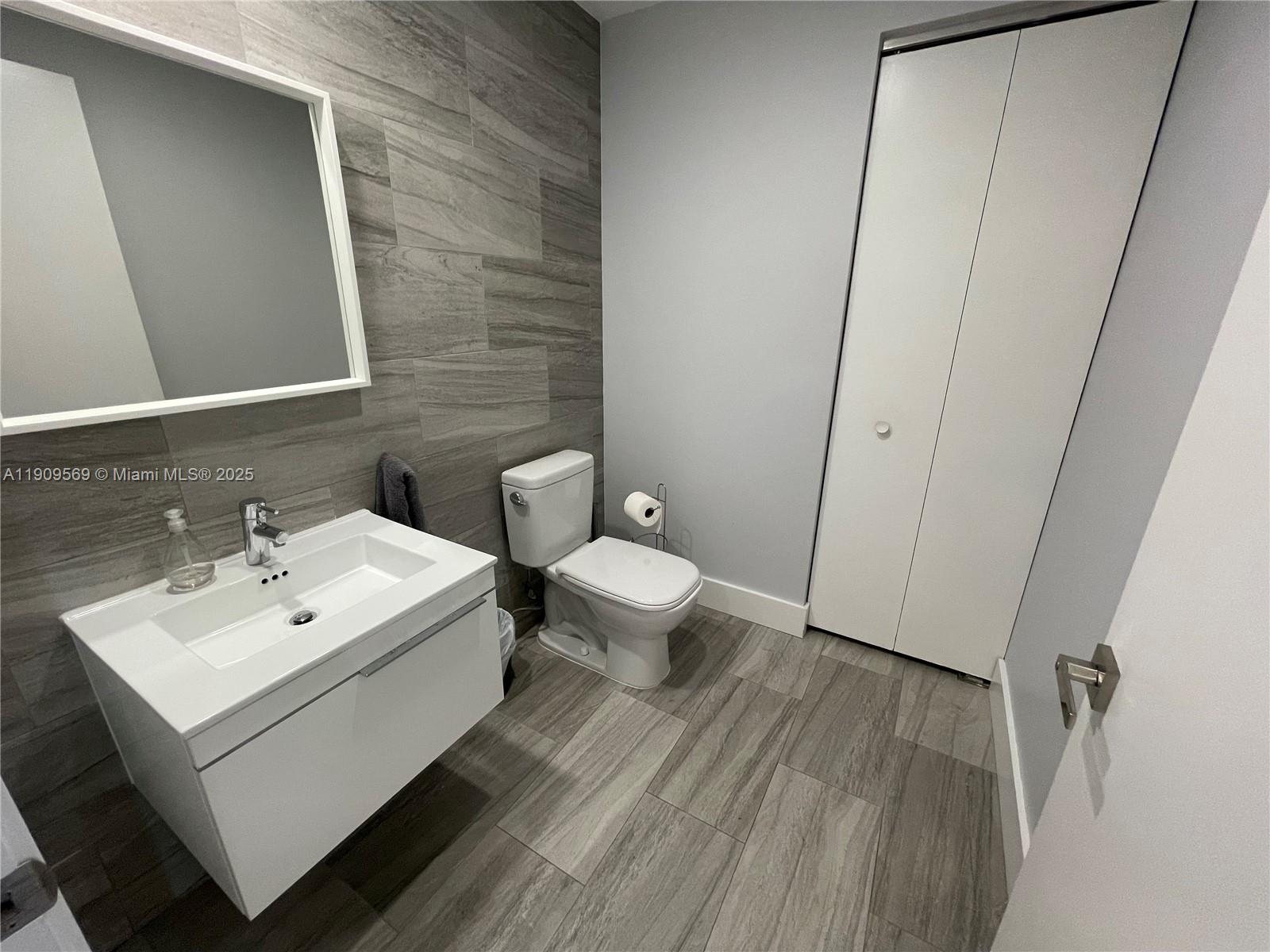 Photo of 17301 Biscayne Blvd  #1506, North Miami Beach, Florida, 33160 - 