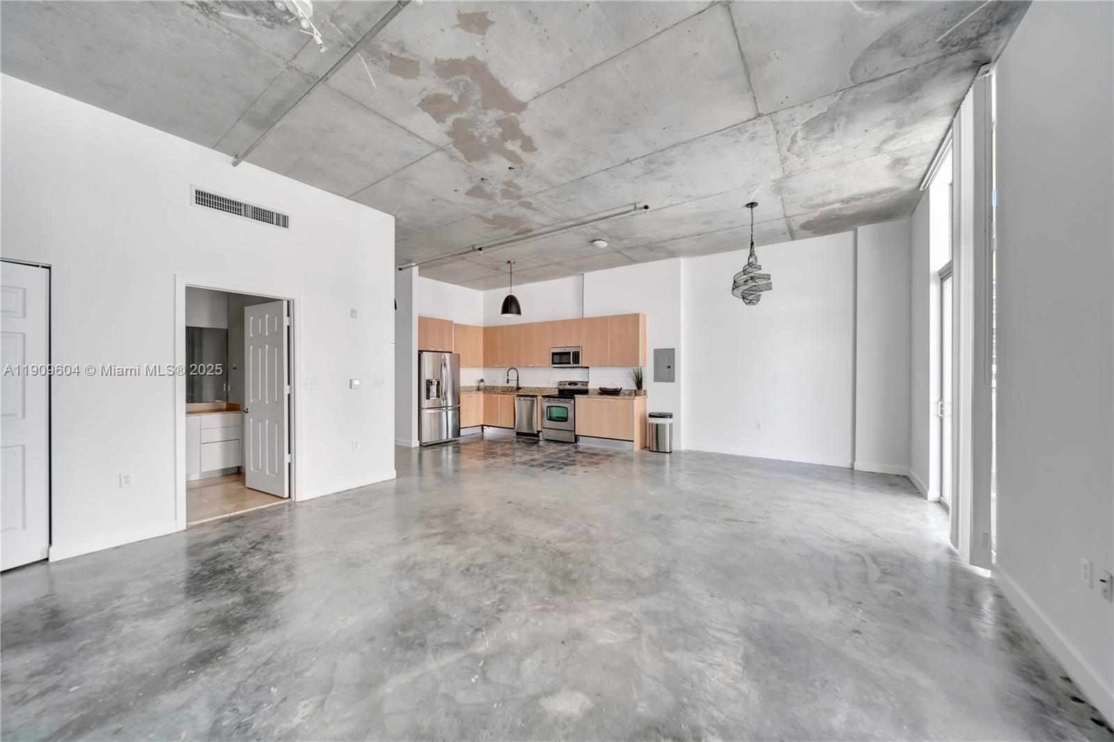 Photo of 2100 Van Buren St  #517, Hollywood, Florida, 33020 - 