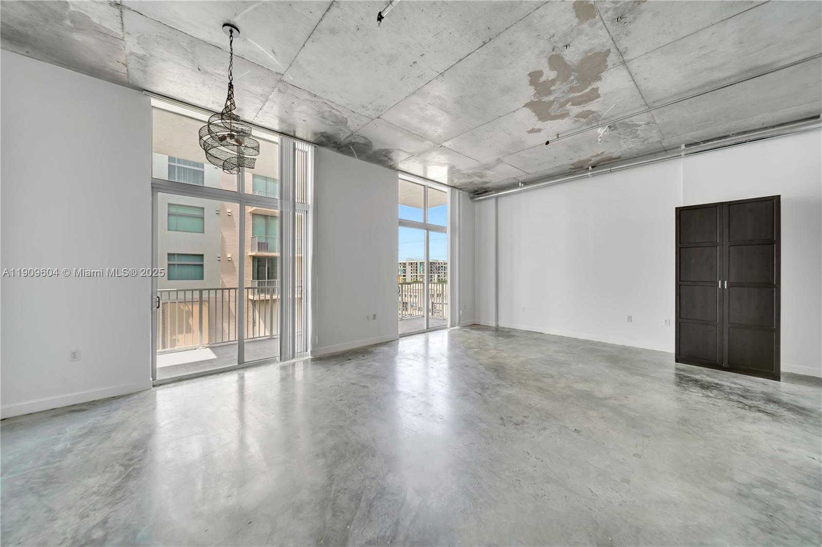 Photo of 2100 Van Buren St  #517, Hollywood, Florida, 33020 - 