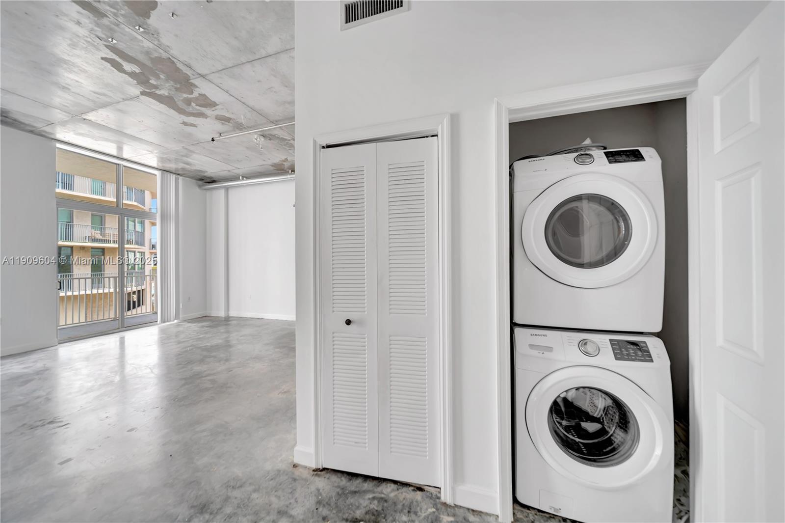 Photo of 2100 Van Buren St  #517, Hollywood, Florida, 33020 - 