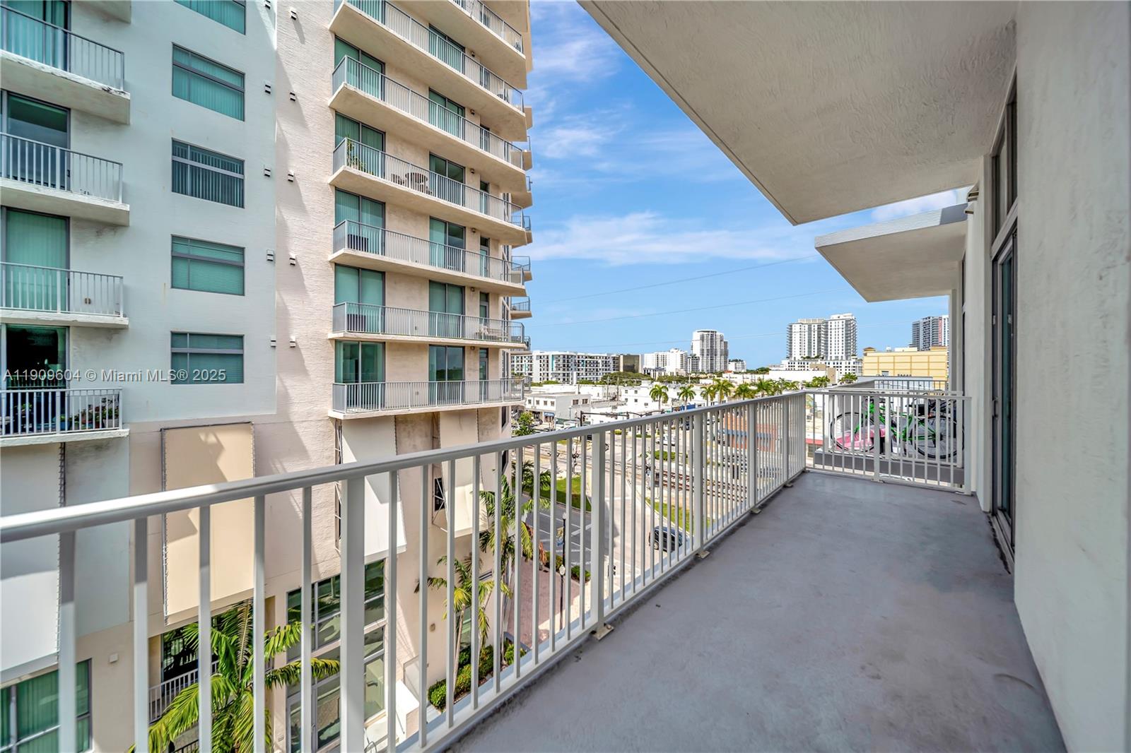 Photo of 2100 Van Buren St  #517, Hollywood, Florida, 33020 - 