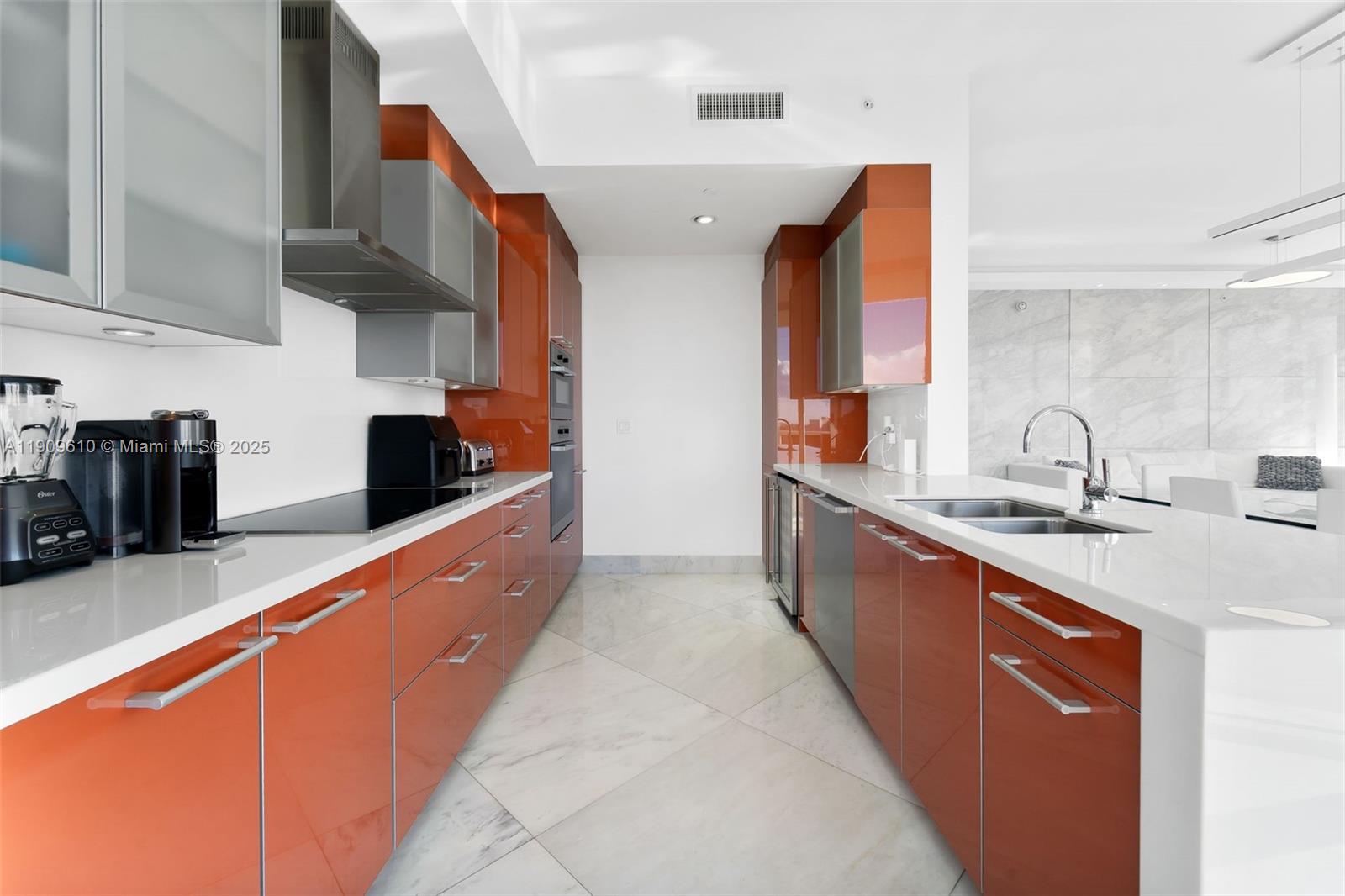 See details 903 3 / 3 2235 sq. ft. $ 2025-11-06 0 Photo