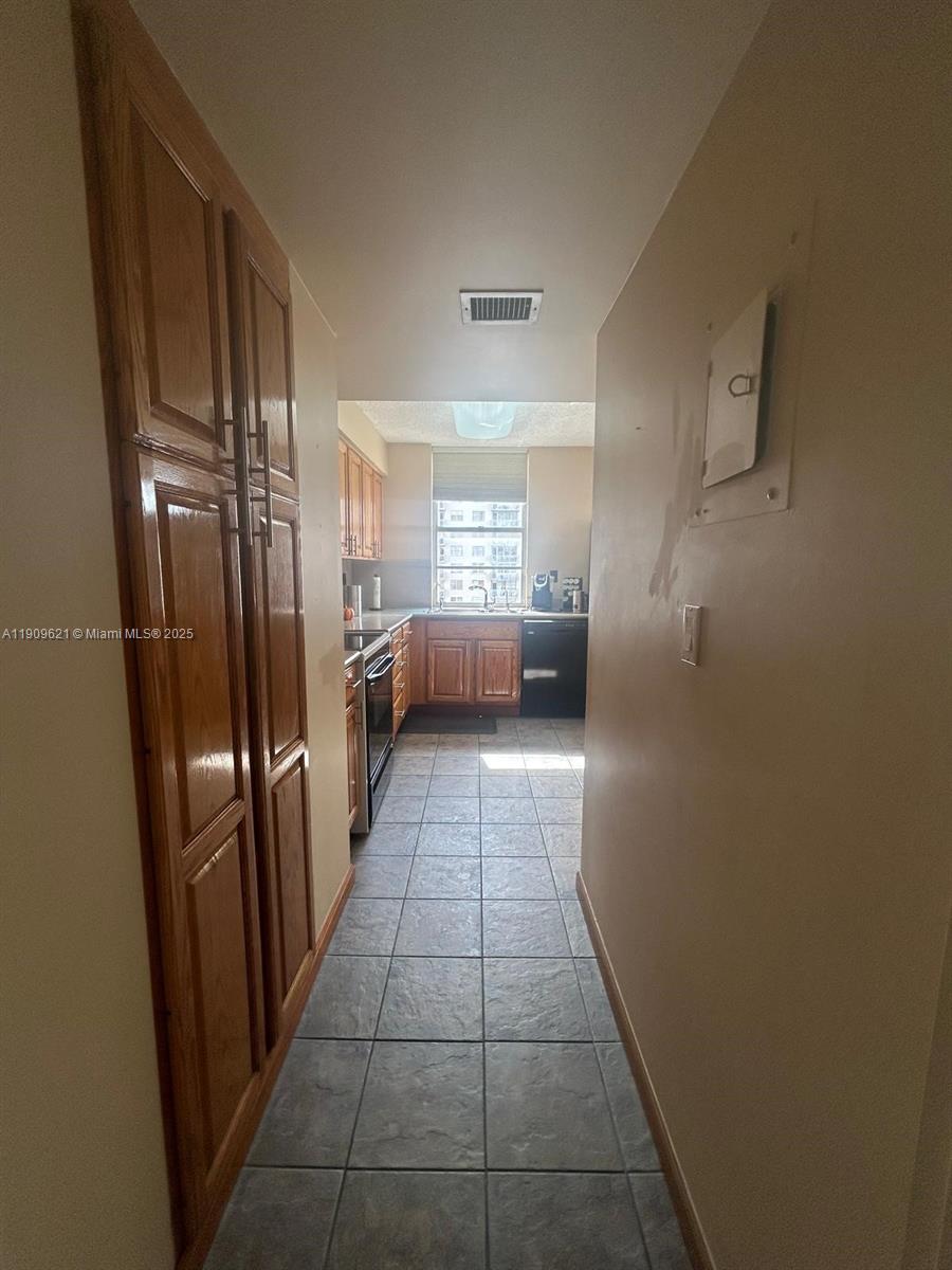 See details 1205 2 / 2 1544 sq. ft. $ 2025-11-06 0 Photo