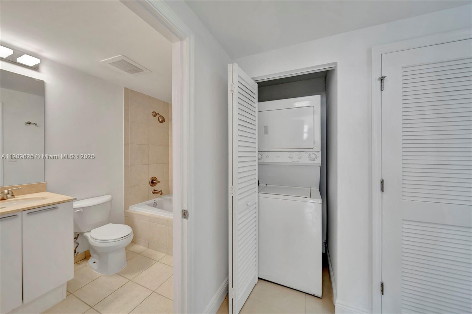 Photo of 140 Dixie Hwy  #602, Hollywood, Florida, 33020 - 