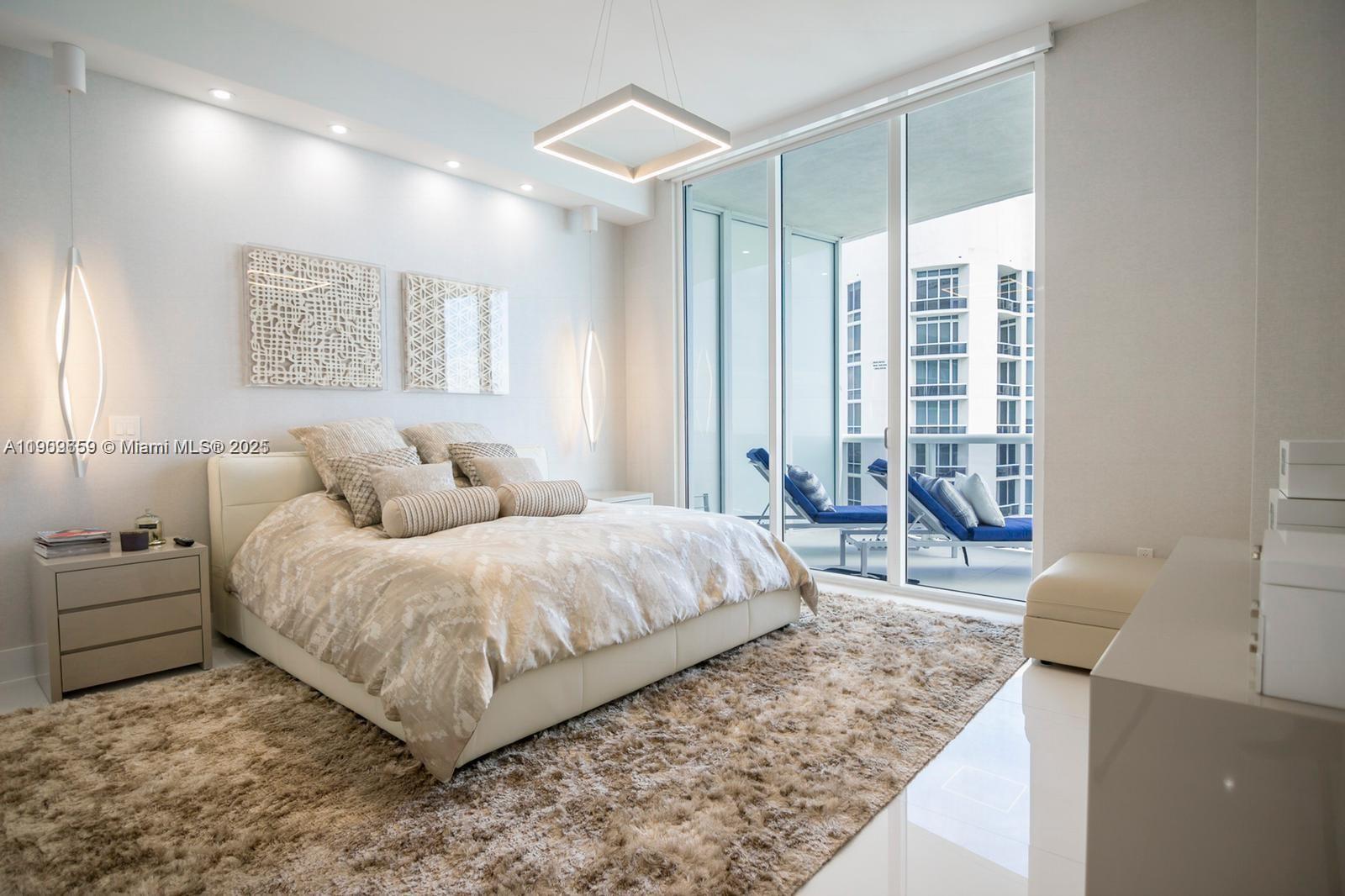 See details 4002 3 / 4 1979 sq. ft. $ 2025-11-06 0 Photo