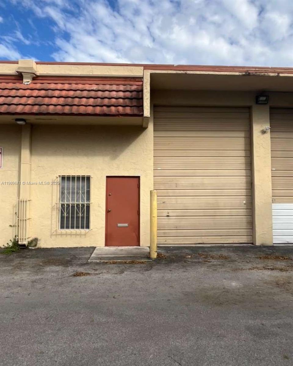 See details 4 / sq. ft. $ 2025-11-06 0 Photo