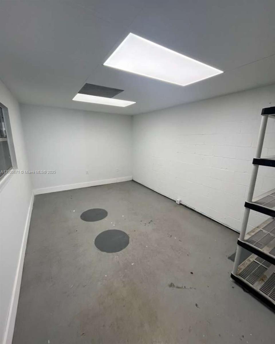 See details 4 / sq. ft. $ 2025-11-06 0 Photo