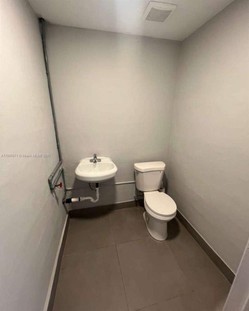 See details 4 / sq. ft. $ 2025-11-06 0 Photo