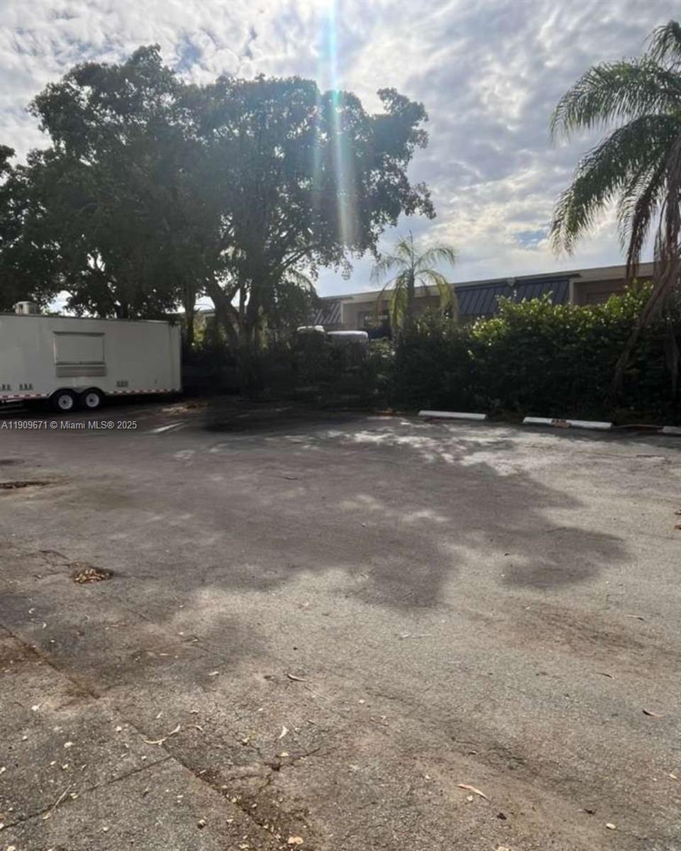 See details 4 / sq. ft. $ 2025-11-06 0 Photo