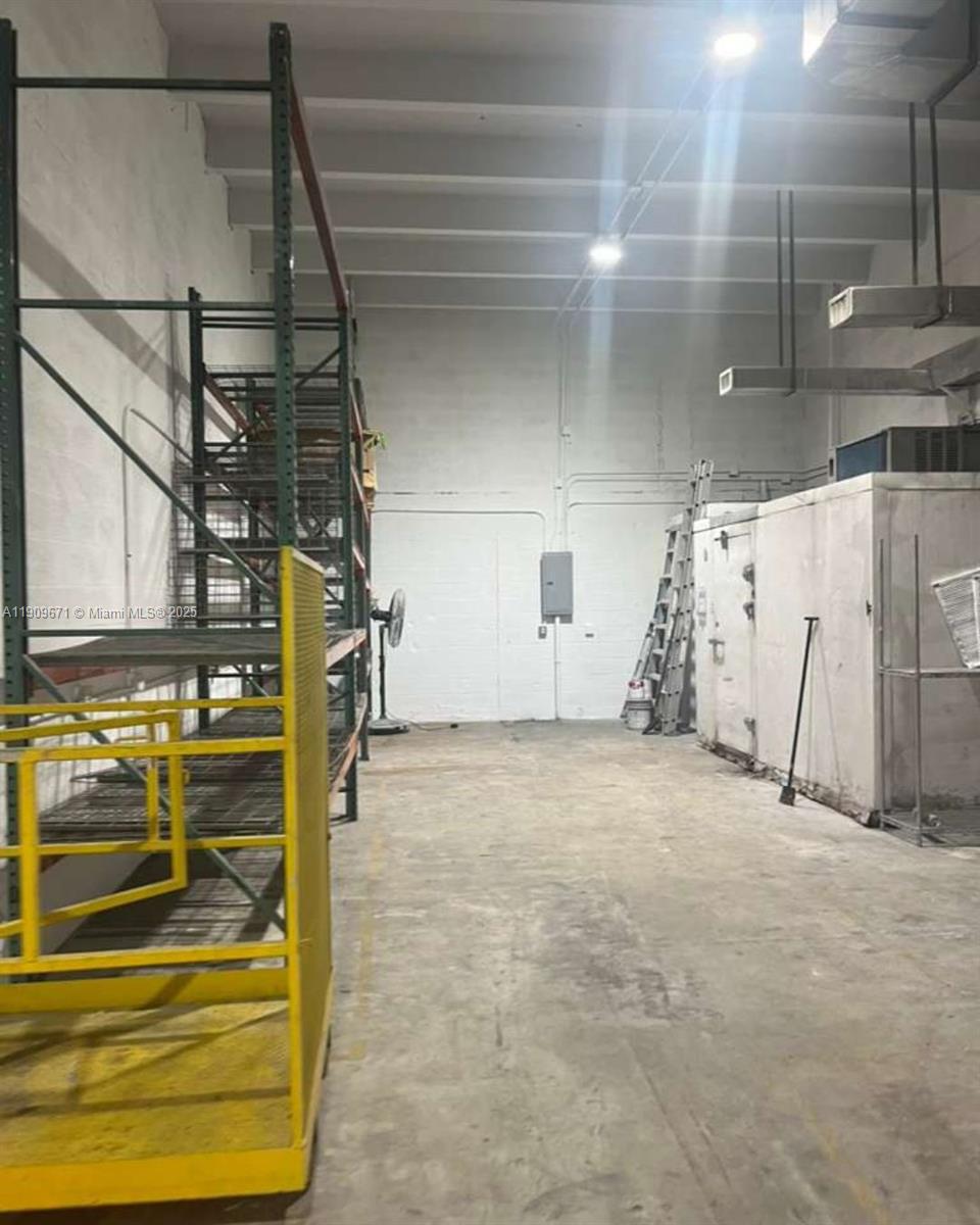 See details 4 / sq. ft. $ 2025-11-06 0 Photo