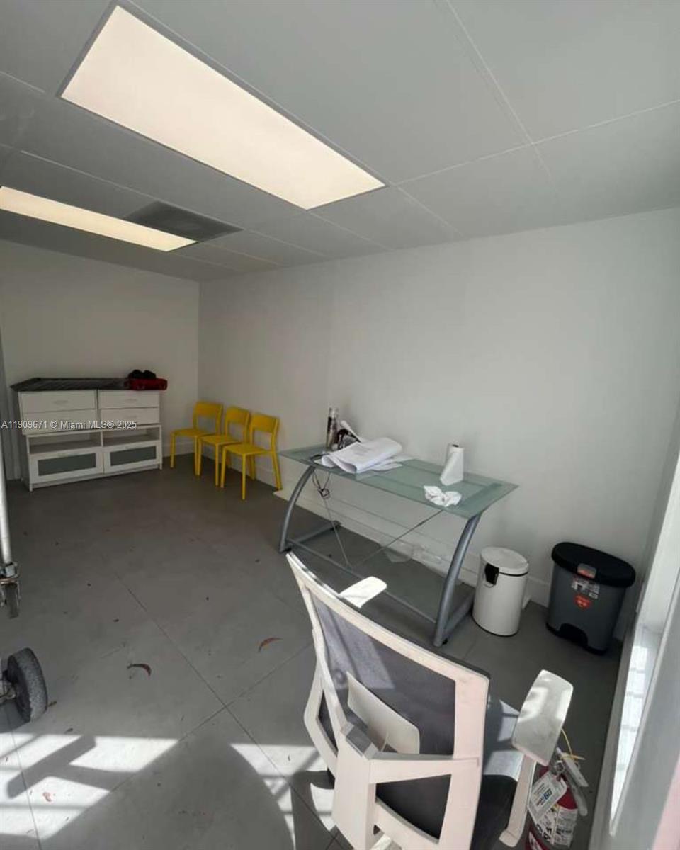 See details 4 / sq. ft. $ 2025-11-06 0 Photo