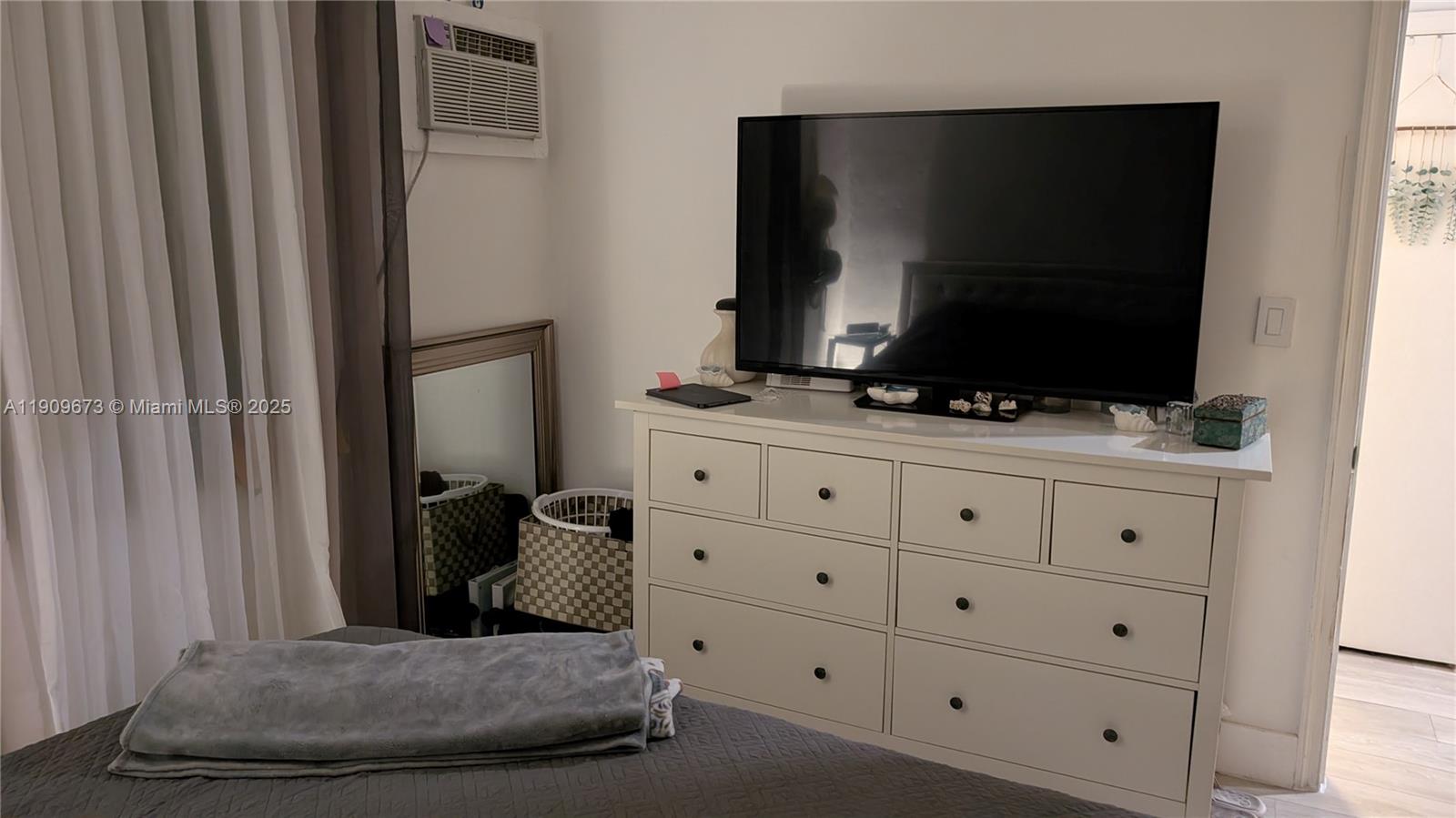   /  1336 sq. ft. $ 2025-11-06 0 Photo