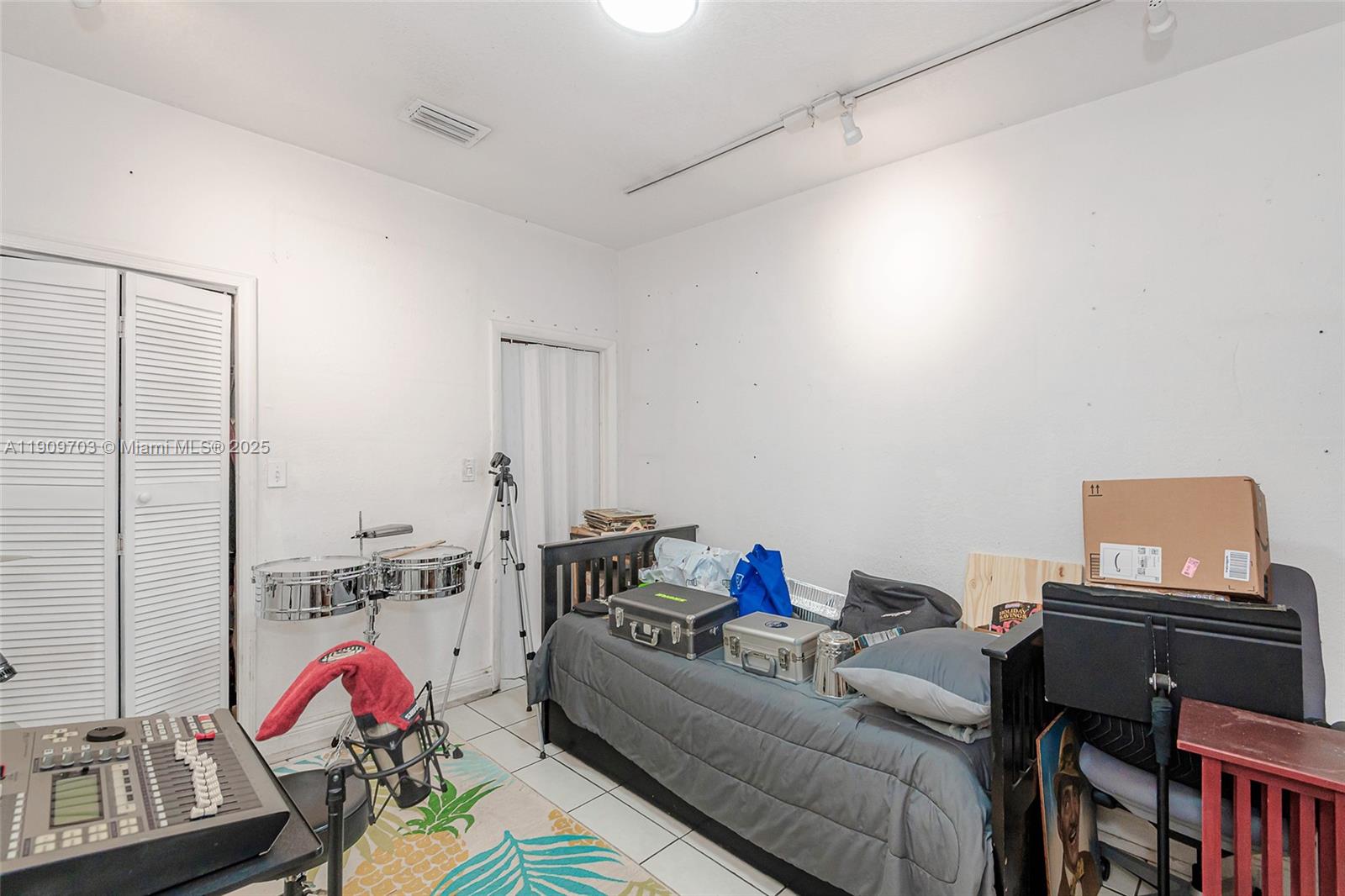   /  1479 sq. ft. $ 2025-11-06 0 Photo