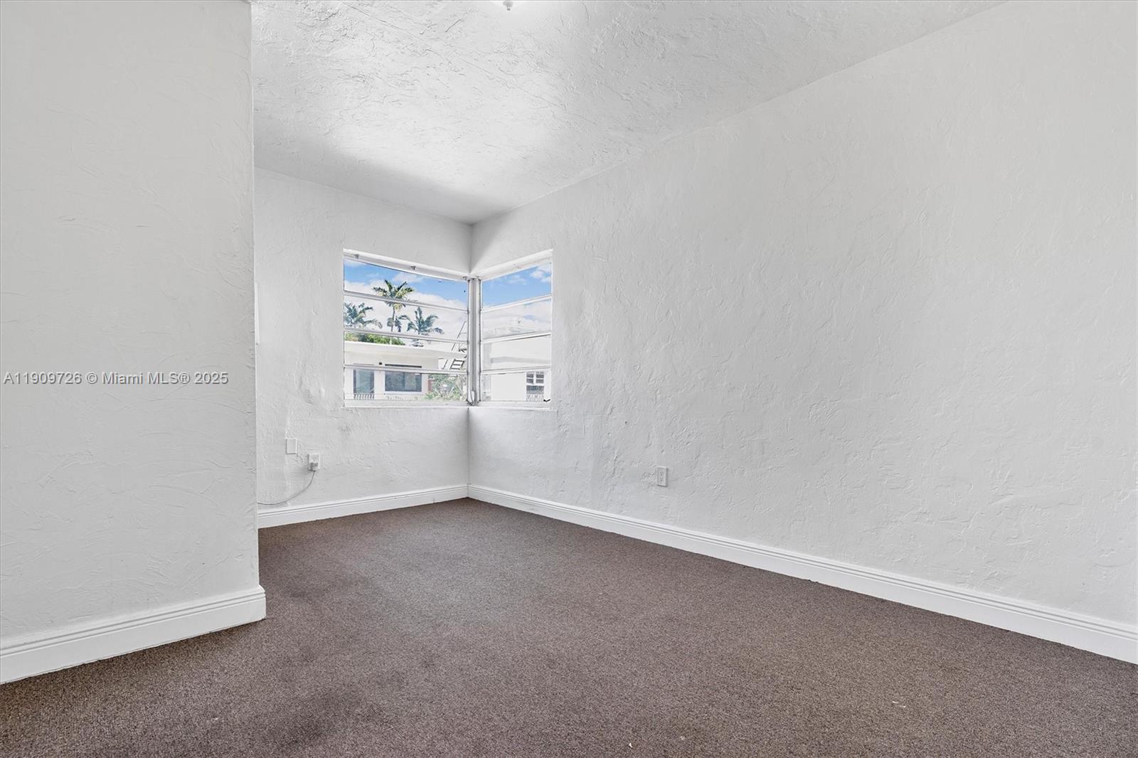 See details / sq. ft. $ 2025-11-06 0 Photo