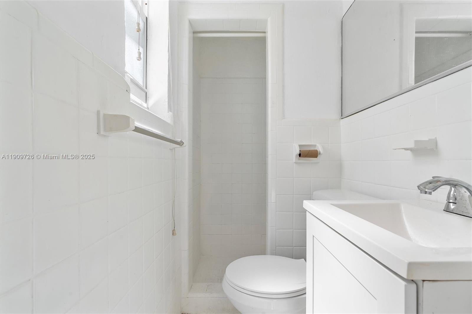 See details / sq. ft. $ 2025-11-06 0 Photo