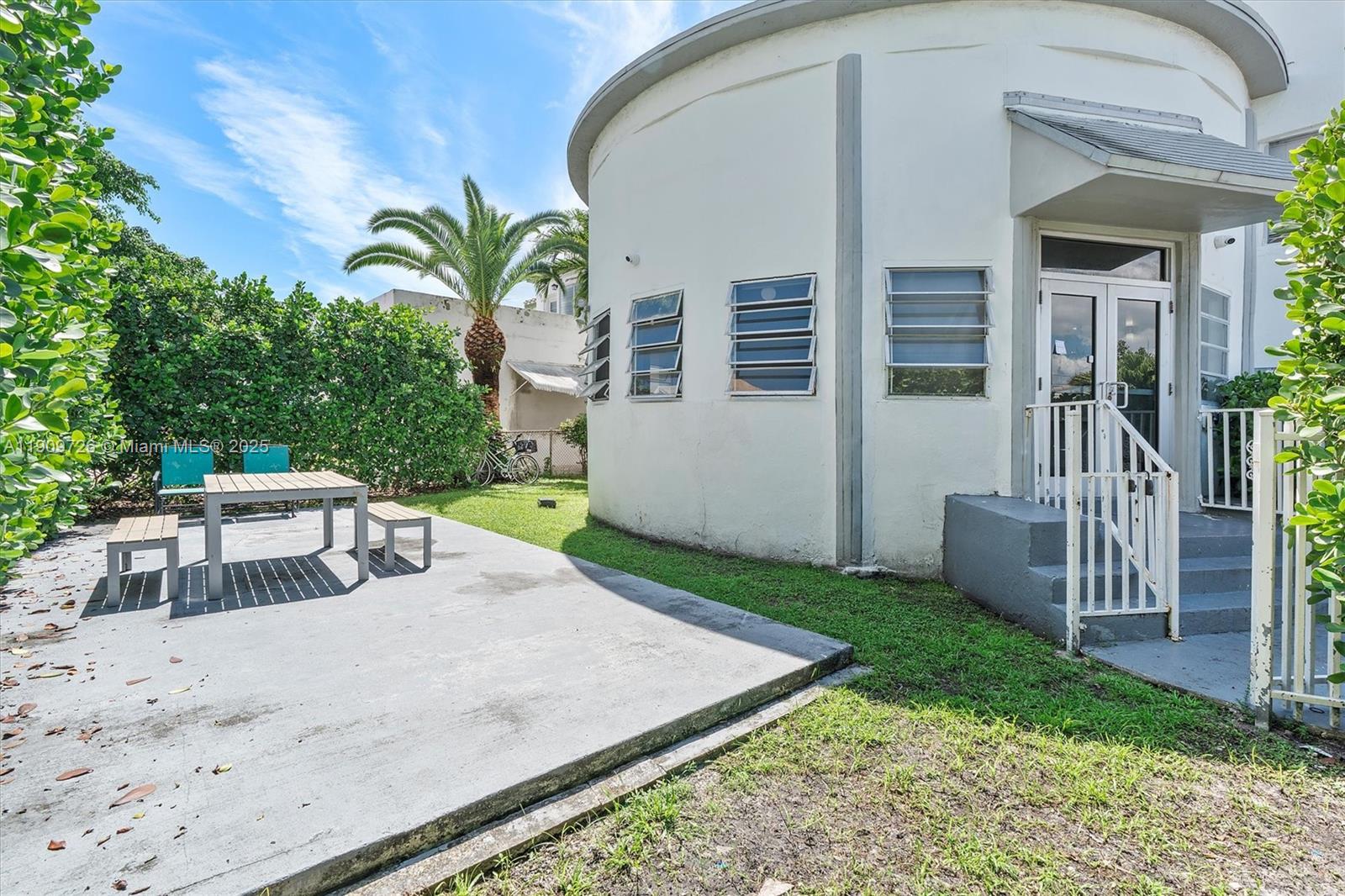 See details / sq. ft. $ 2025-11-06 0 Photo