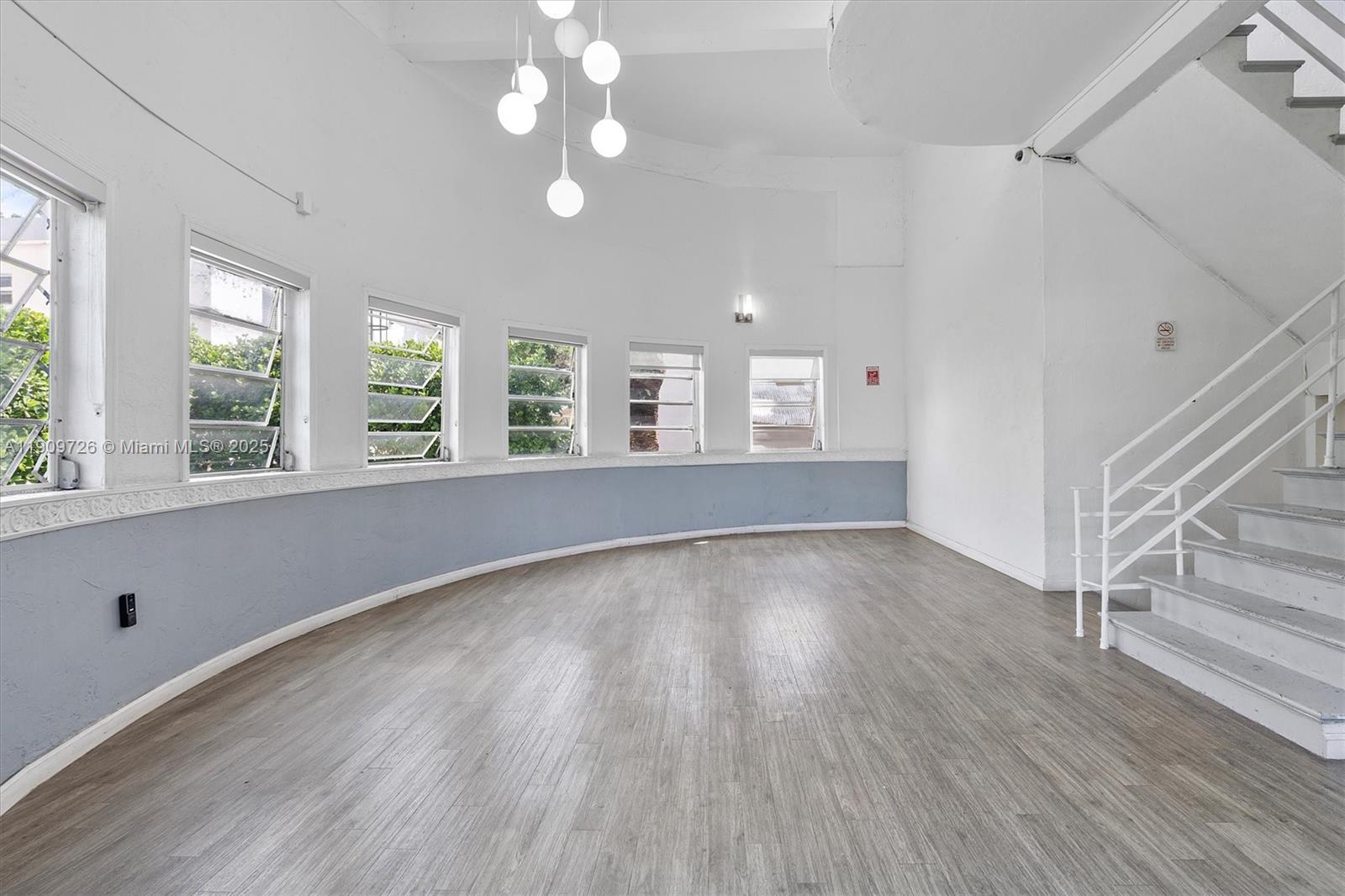 See details / sq. ft. $ 2025-11-06 0 Photo