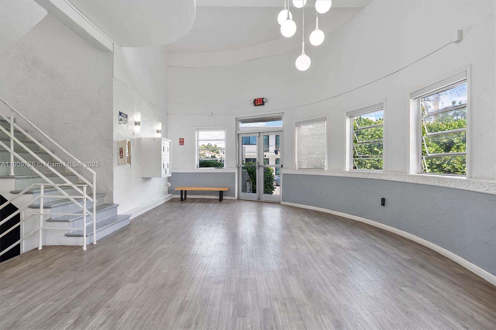 See details / sq. ft. $ 2025-11-06 0 Photo