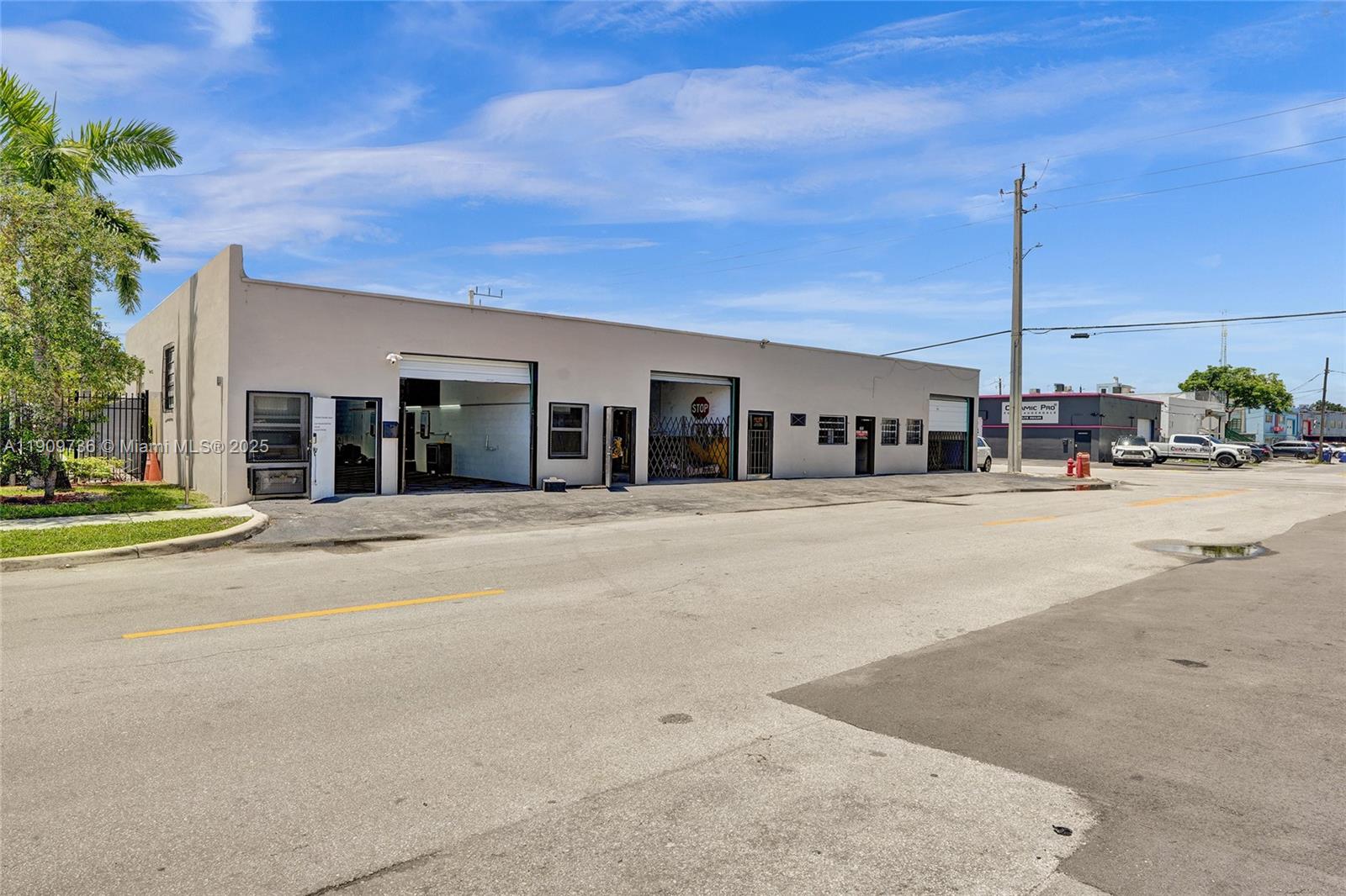 See details / sq. ft. $ 2025-11-06 0 Photo