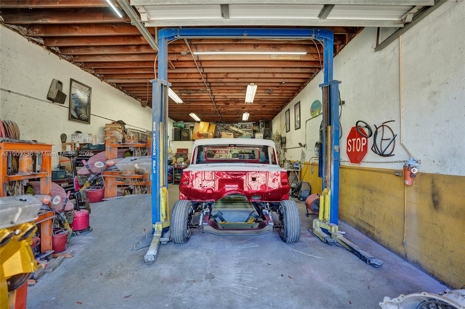 See details / sq. ft. $ 2025-11-06 0 Photo