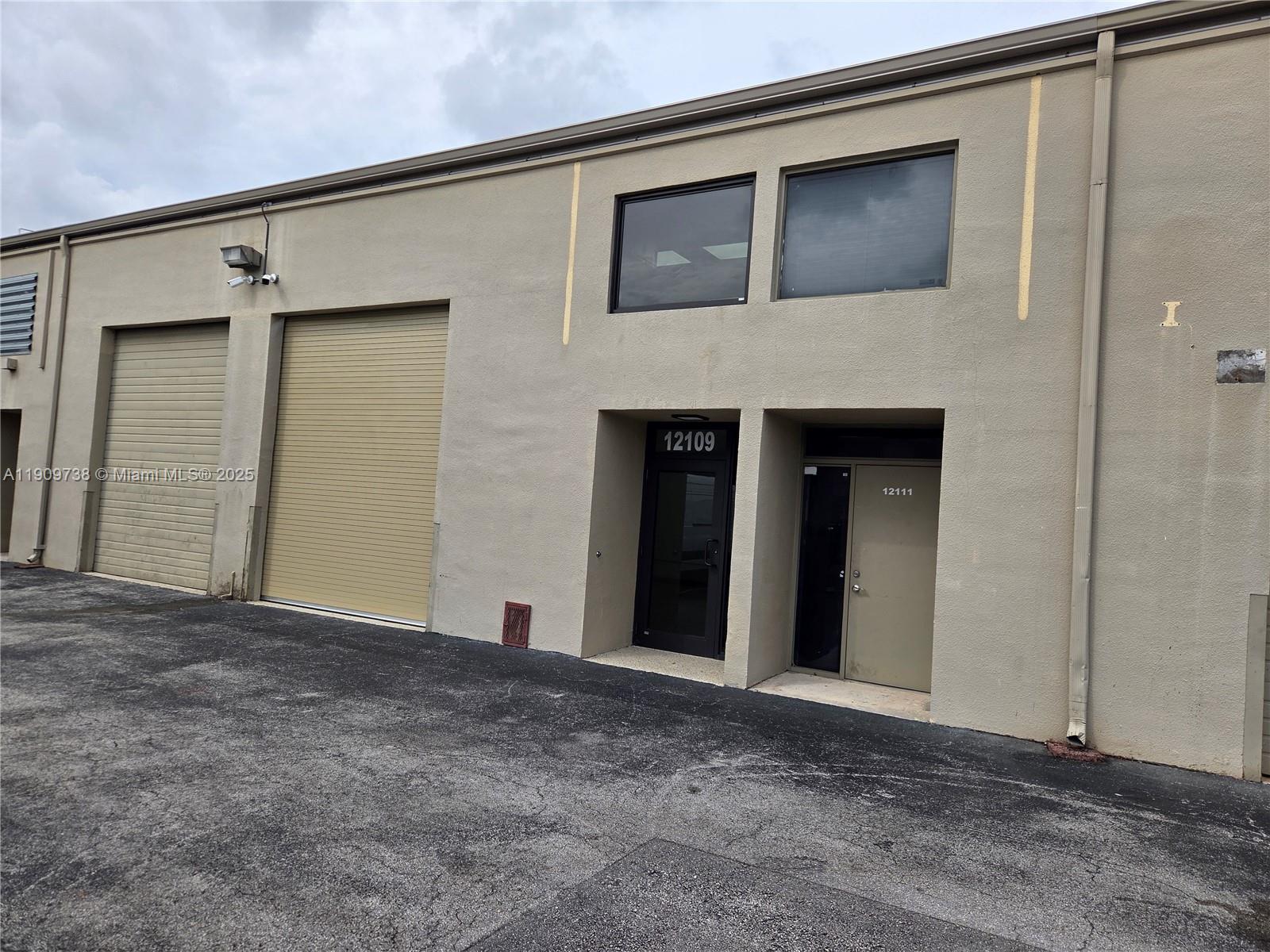 See details / sq. ft. $ 2025-11-06 0 Photo